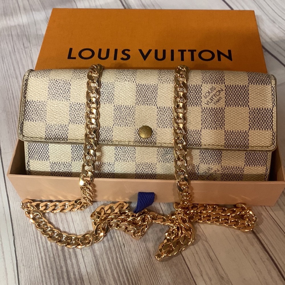 Authentic Luis Vuitton Sarah Damier long wallet crossbody bag totally clean